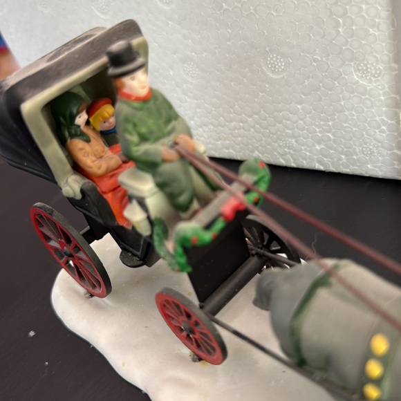 Department 56 Kings Rd. cab - Picture 2 of 5